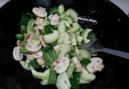 吃白瓜文案,白瓜美食之旅